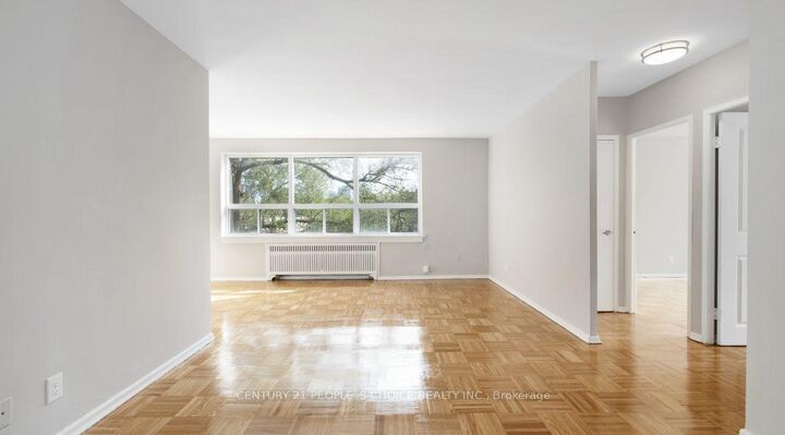 Photo de la propriété:  183 Berry Road 312  ON M8Y 1W9 