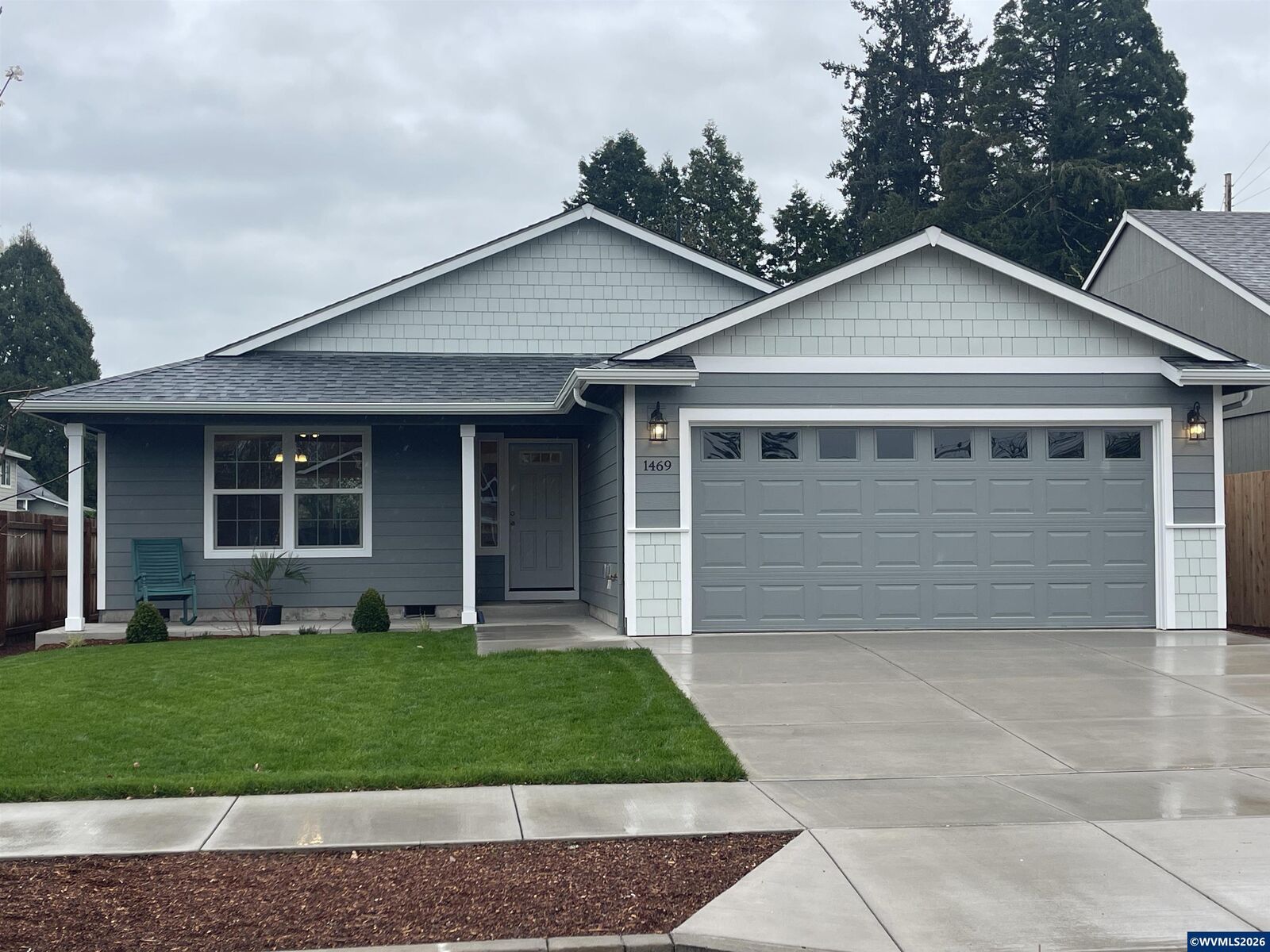 Property Photo: 1469 Crittenden St SW OR 97321