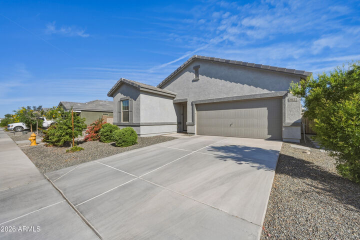 Property Photo:  2022 E New Bonnet Lane  AZ 85140 