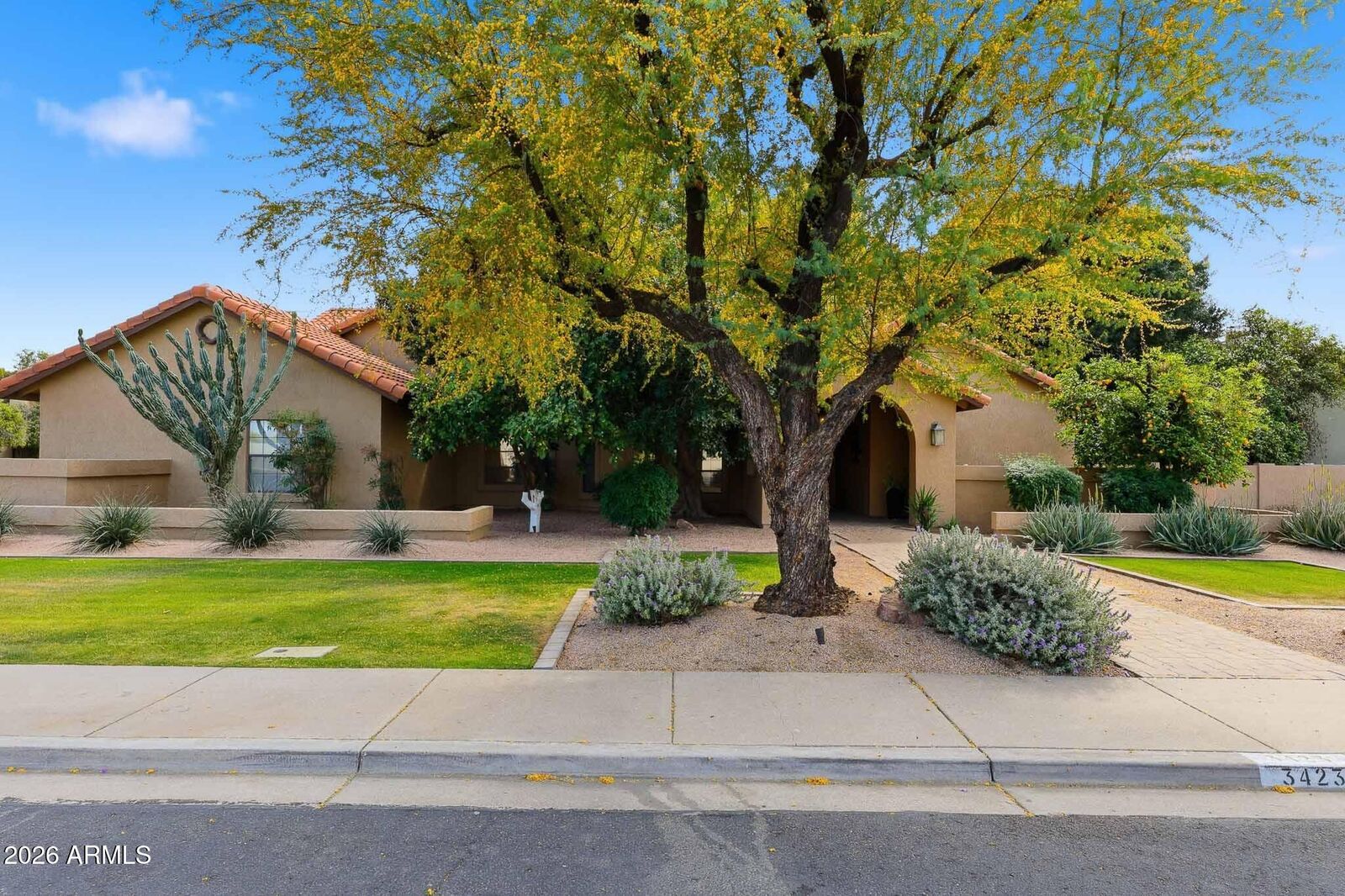 Property Photo: 3423 E Fairbrook Street AZ 85213