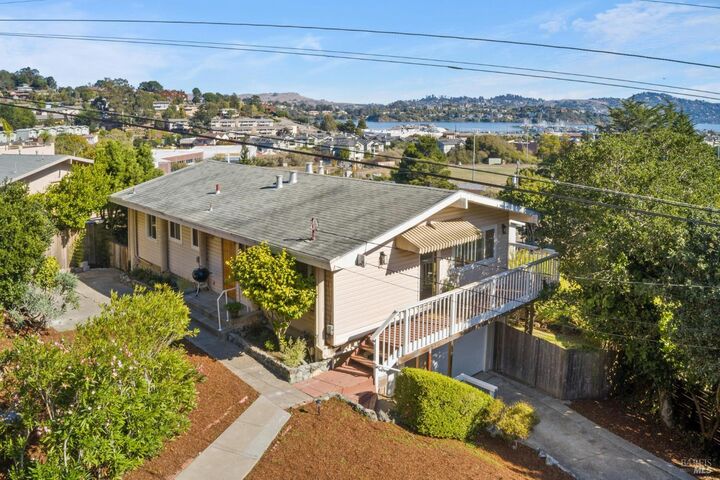 Property Photo:  16 Dutton Court  CA 94965 