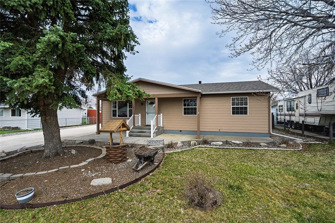 Property Photo: 923 Crist Drive MT 59105