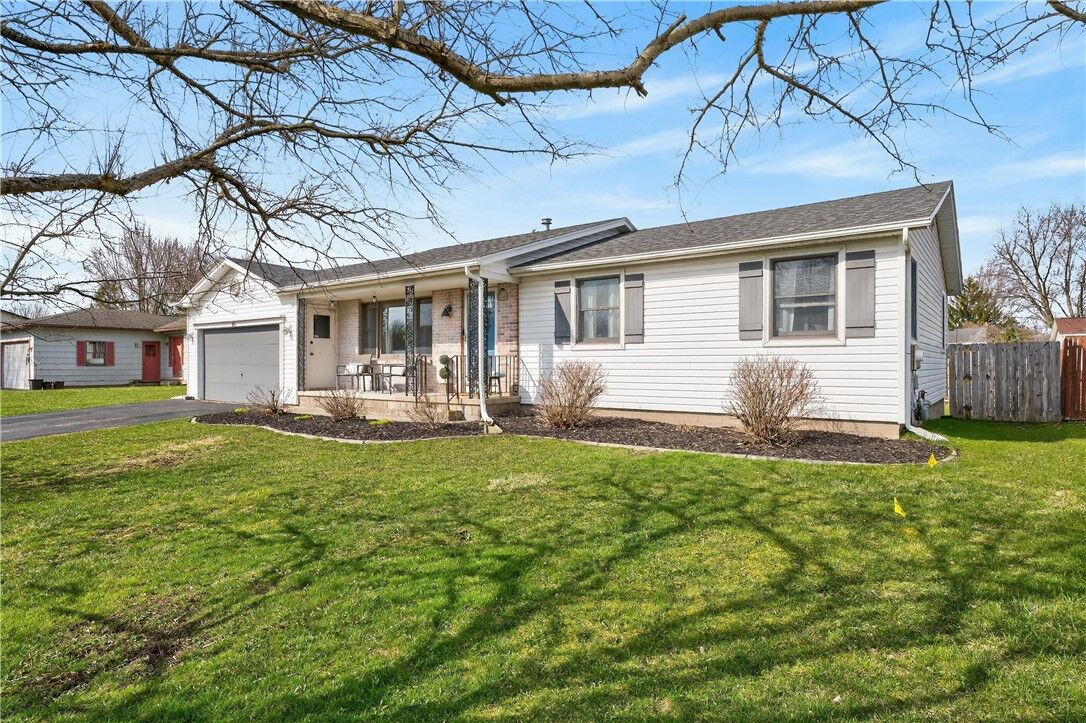 Property Photo: 91 Emerald Point NY 14624
