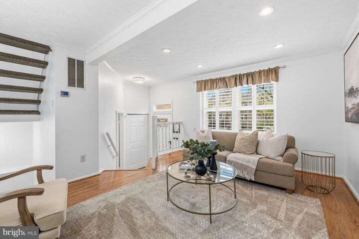 Property Photo: 6102 Gardenia Court VA 22310