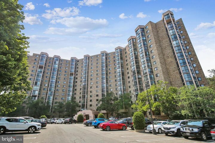 Property Photo:  5902 Mount Eagle Drive 310  VA 22303 