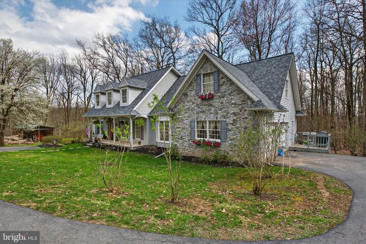 Property Photo:  1705 Hickory Drive  PA 17042 