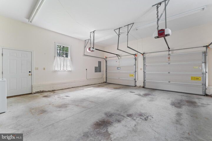 Property Photo: 8237 Hickory Drive VA 22485