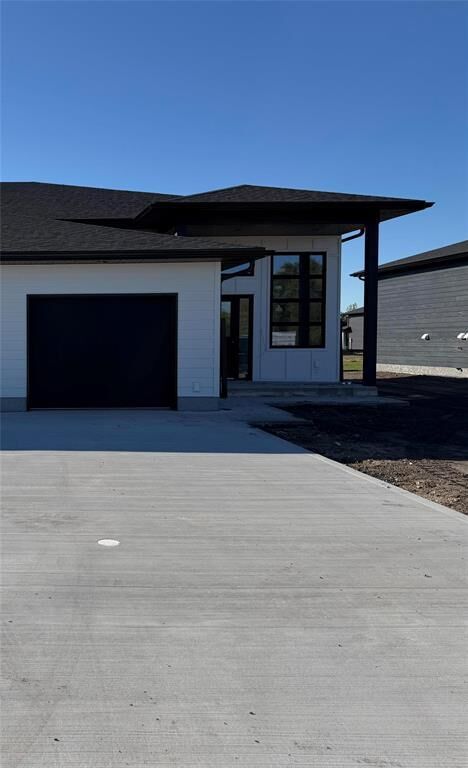 Property Photo:  111 Sherwood Bay  MB R0A 0R0 