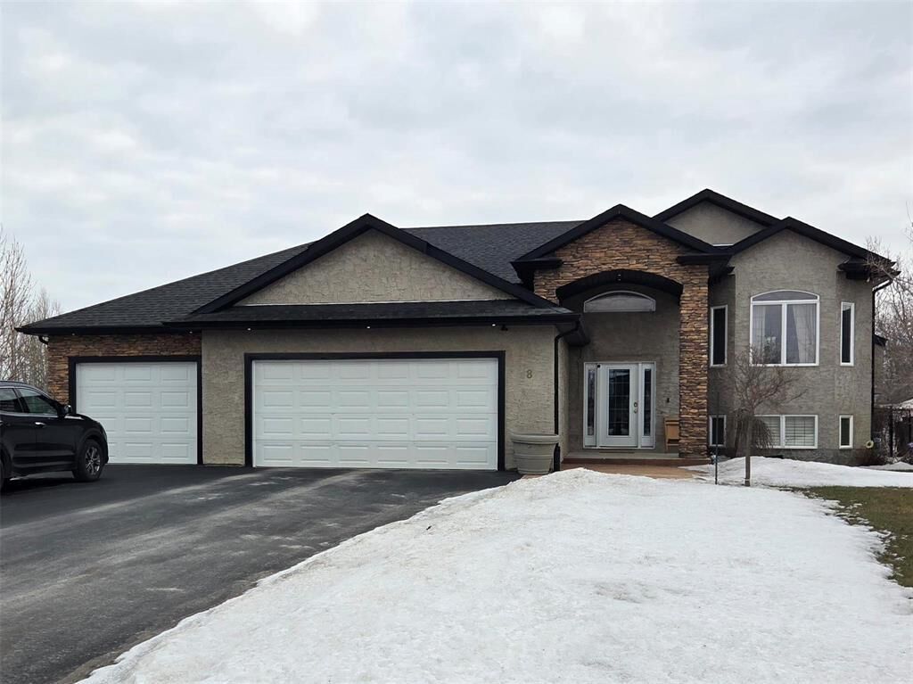 Property Photo:  8 Creekside Place  MB R5G 0A4 