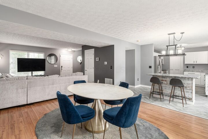 Property Photo:  6002 Aquamarine Drive  OH 43123 