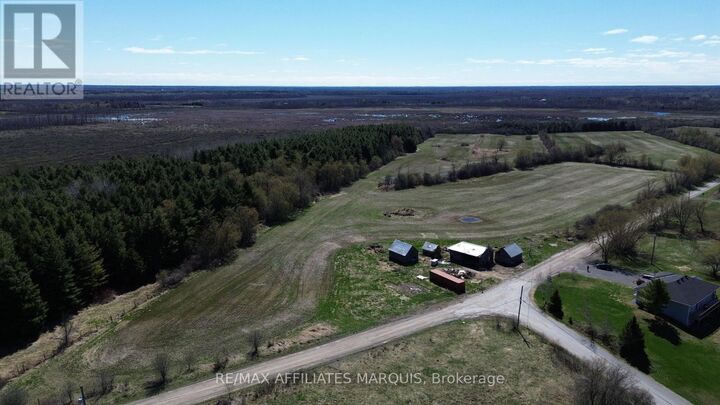 520 Pioneer Road — photo 1