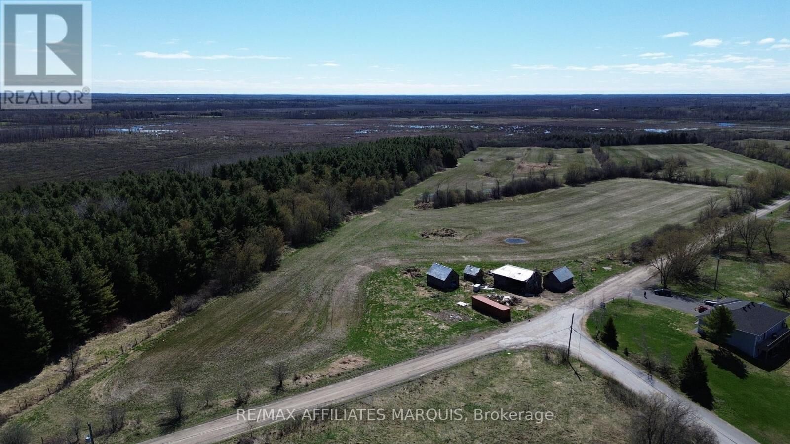 Property Photo:  520 Pioneer Road  ON K0G 1N0 