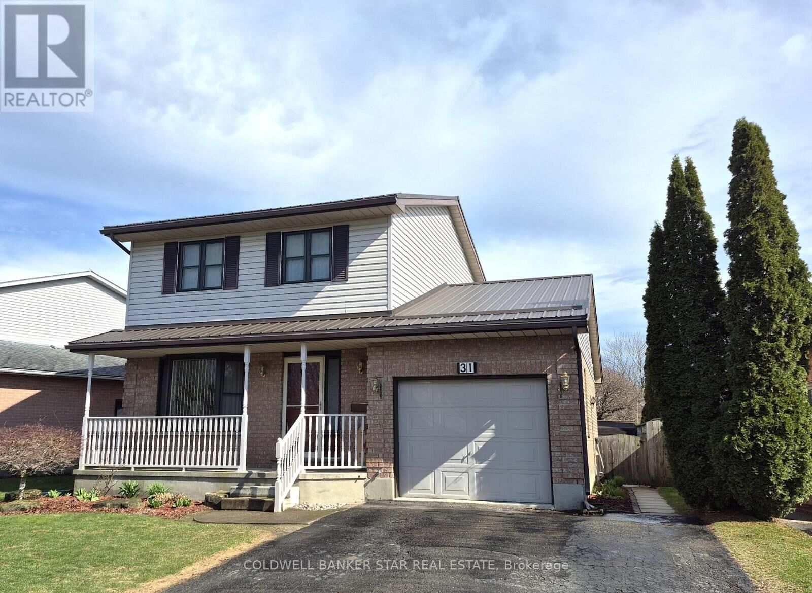 Property Photo:  31 Sinclair Crescent  ON N5H 3B7 
