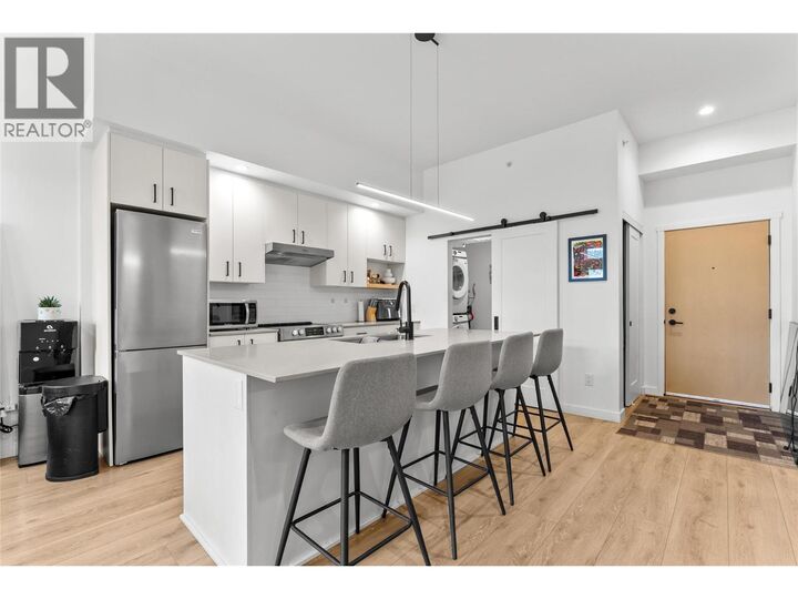 660 Cawston Avenue North 609 — photo 1