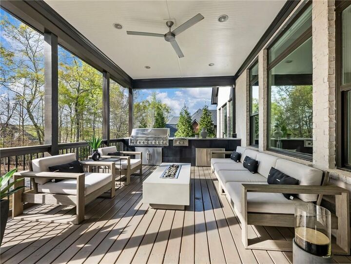 Property Photo:  2343 Northern Oak Drive  GA 30517 