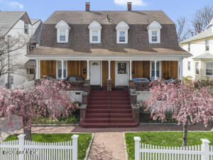 Property Photo:  188 Hamilton Avenue 1  CT 06830 