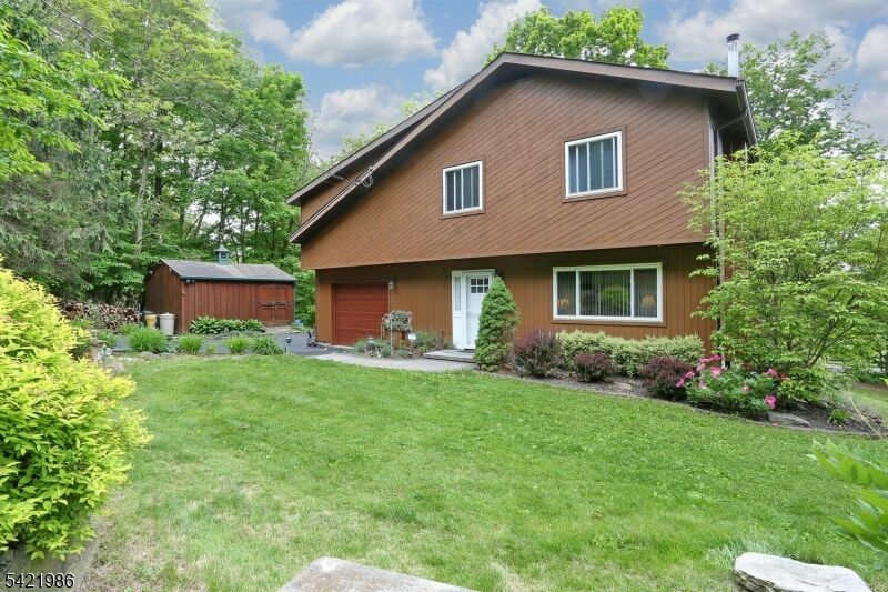 Property Photo: 64 Larchmont Dr NJ 07421