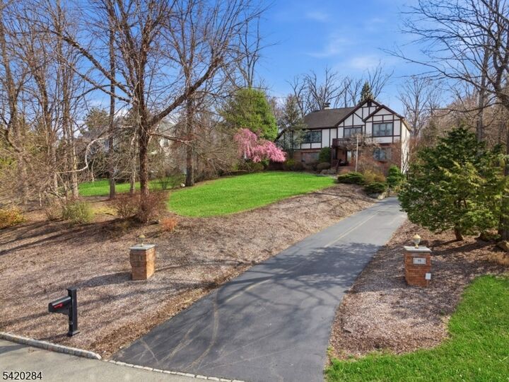 Property Photo:  15 Turner Ln  NJ 07082 