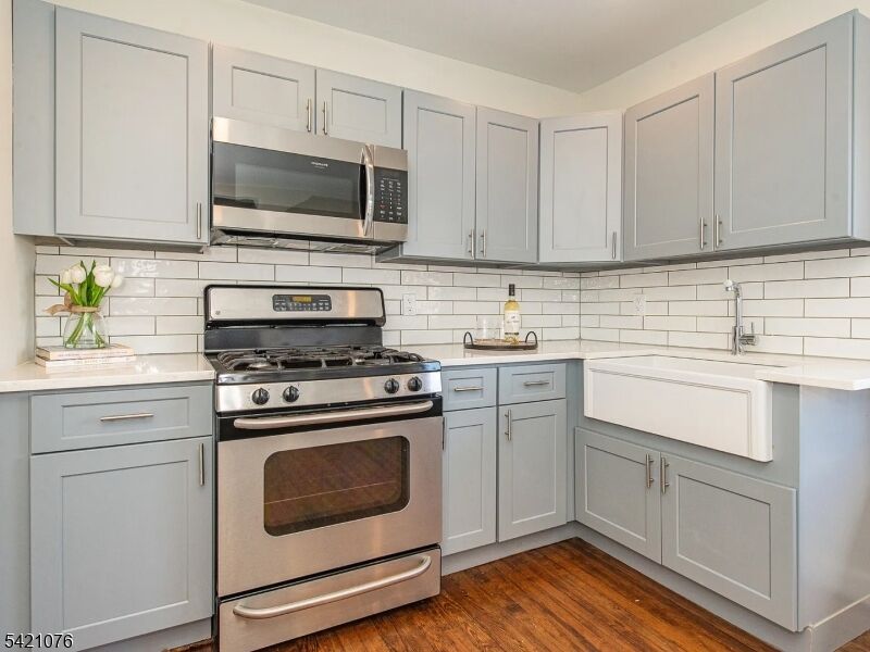 Property Photo:  116 Franklin St 2  NJ 07003 