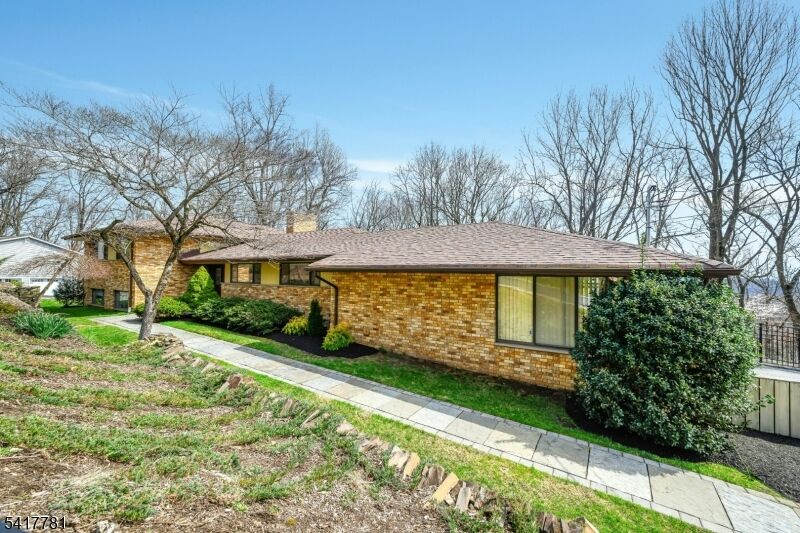 Property Photo:  6 Lynnfield Dr  NJ 07960 