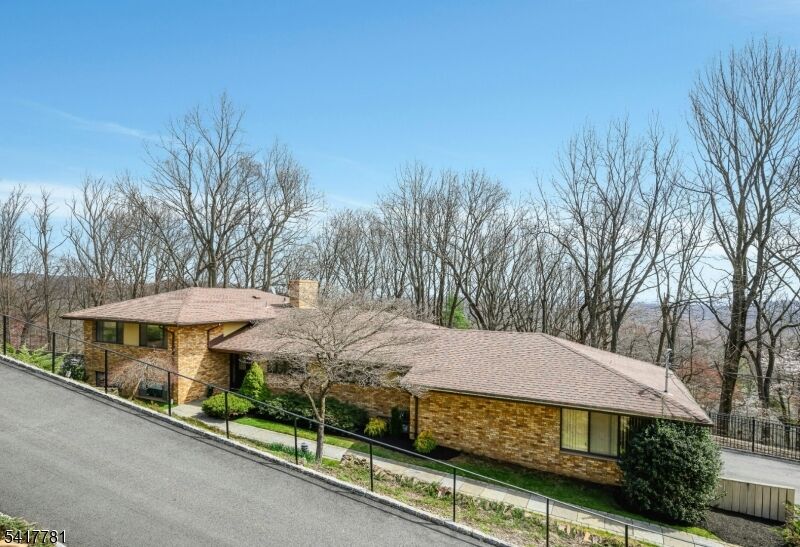 Property Photo:  6 Lynnfield Dr  NJ 07960 