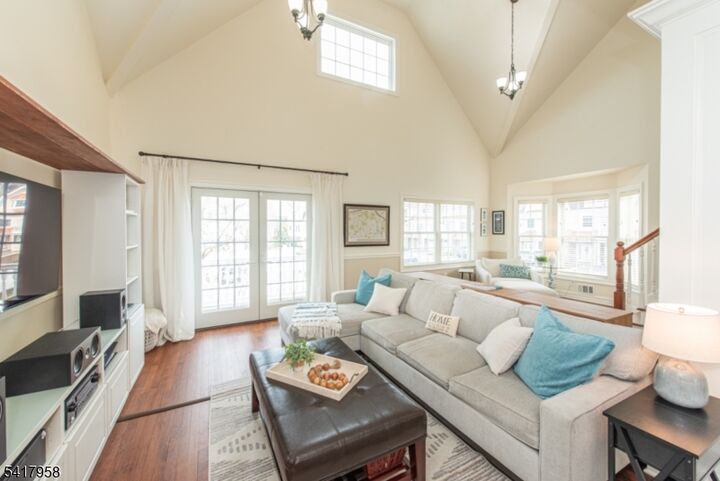 Property Photo:  21 Riverbend Ct  NJ 07974 