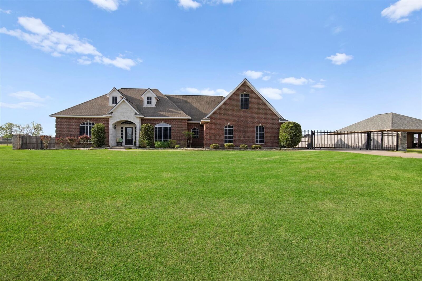 Property Photo: 4426 Majestic Drive TX 77523