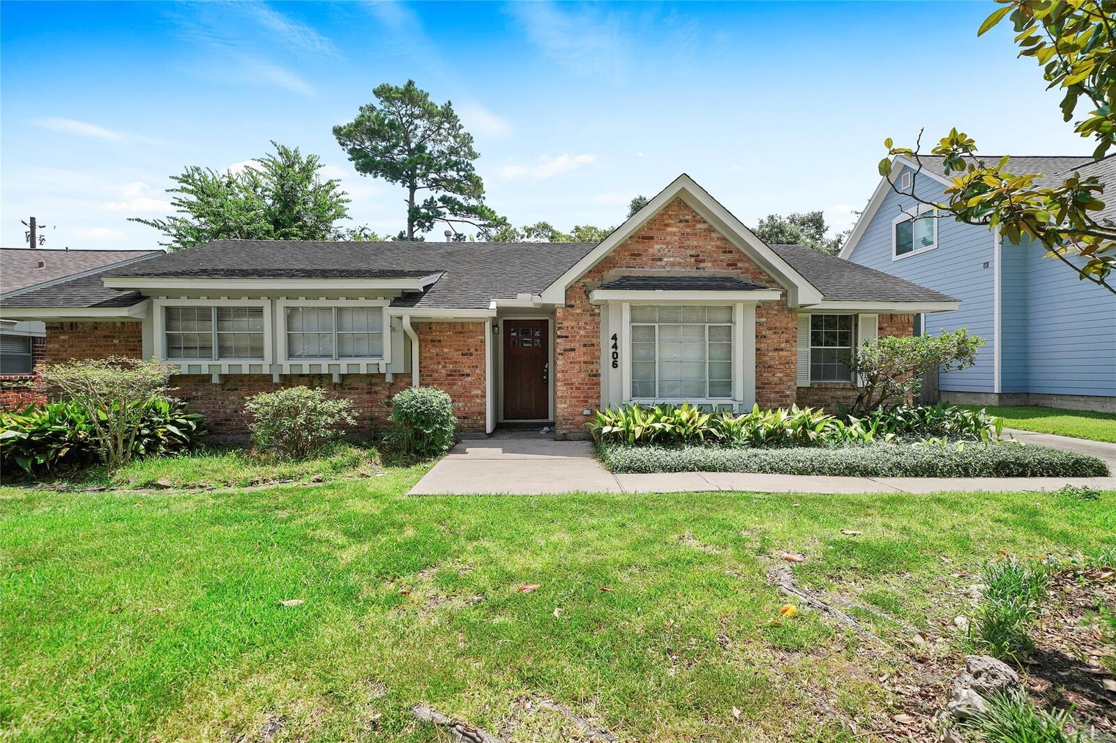 Property Photo:  4406 Rosebay Drive  TX 77018 