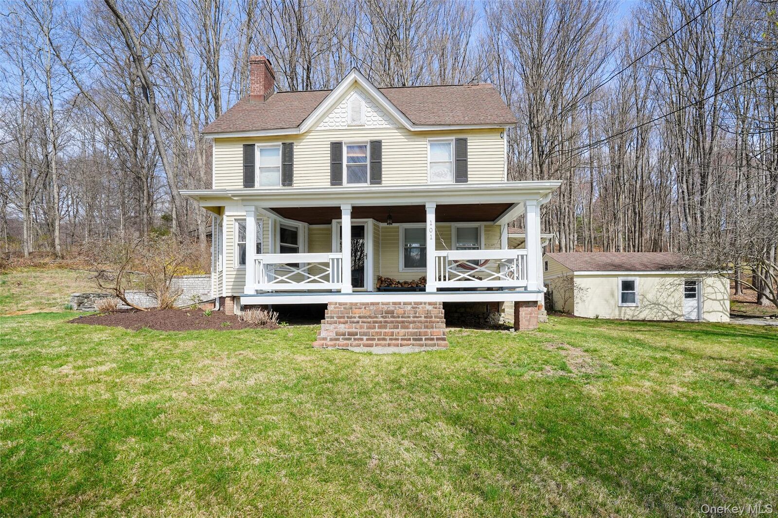 Property Photo:  101 Hustis Road  NY 10516 