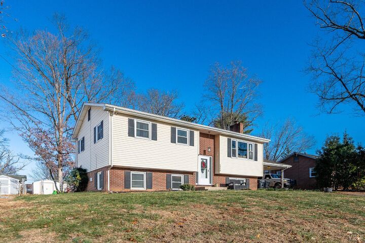Property Photo: 5949 Village Lane VA 24019