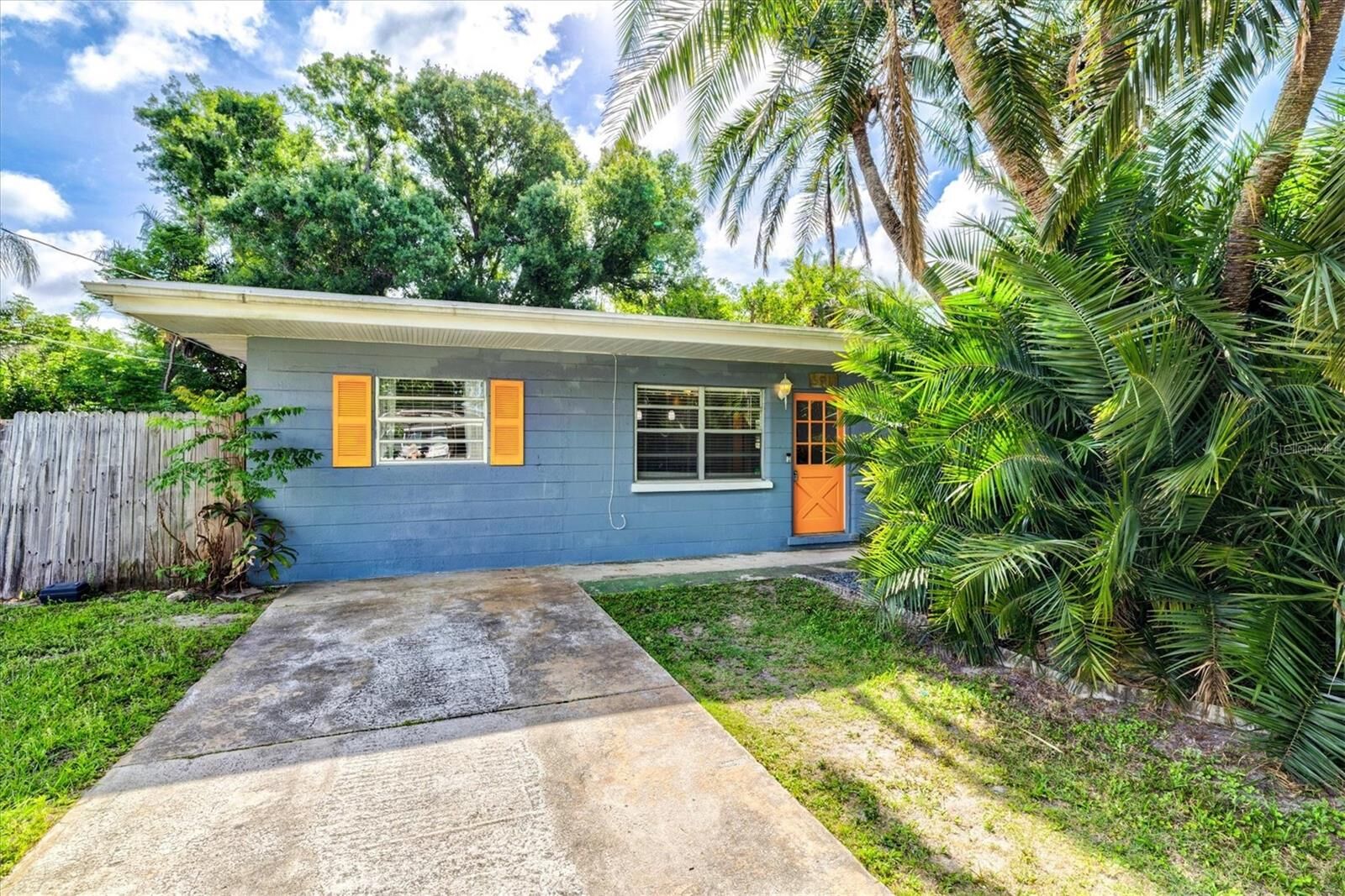 Property Photo: 5911 Olive Avenue FL 34231