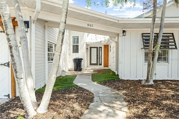 Property Photo: 845 Bay Esplanade FL 33767