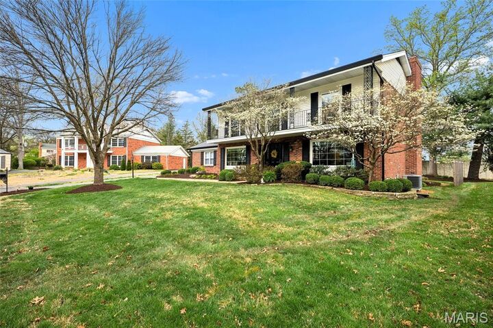 Property Photo:  166 Saddleford Drive  MO 63017 