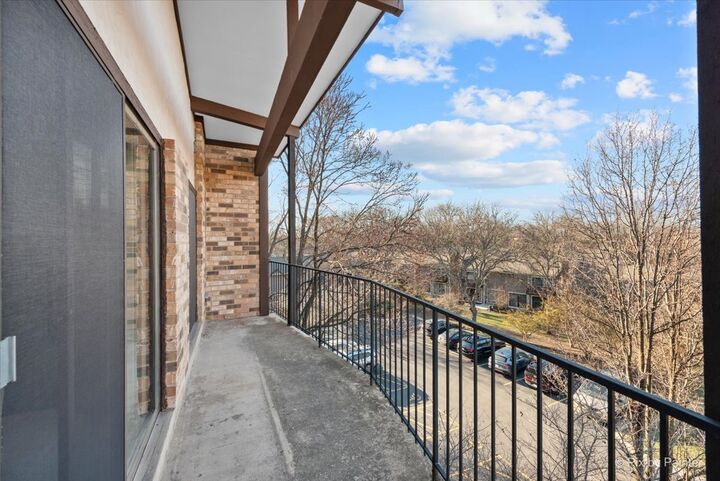 Property Photo:  1400 N Yarmouth Place 416  IL 60056 