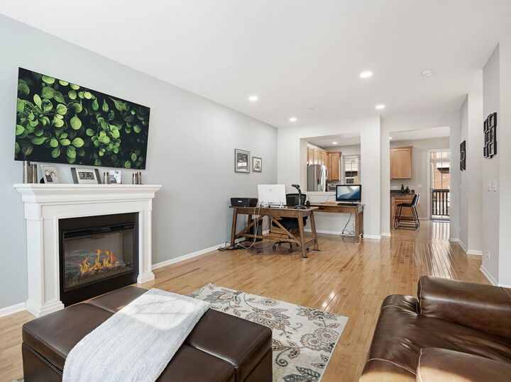 Property Photo:  27W711 N Meadowview Drive  IL 60190 