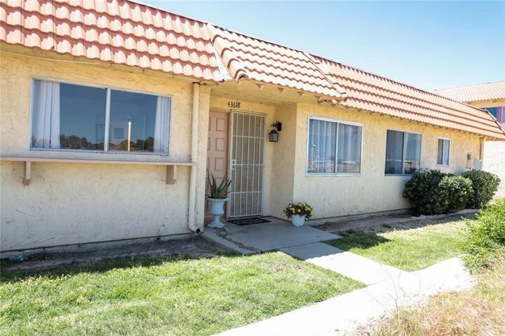 Property Photo:  43618 Stanridge Avenue  CA 93535 