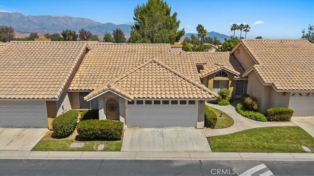 Property Photo: 944 Hogan CA 92220