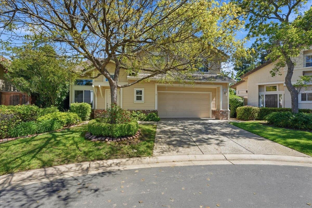 Property Photo:  112 Royalton Circle  CA 95630 