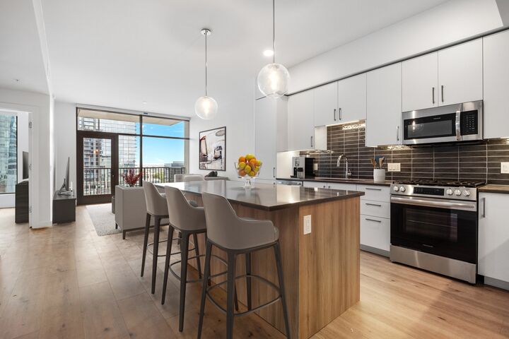 Property Photo:  1212 Demonbreun St A5 (H)  TN 37203 