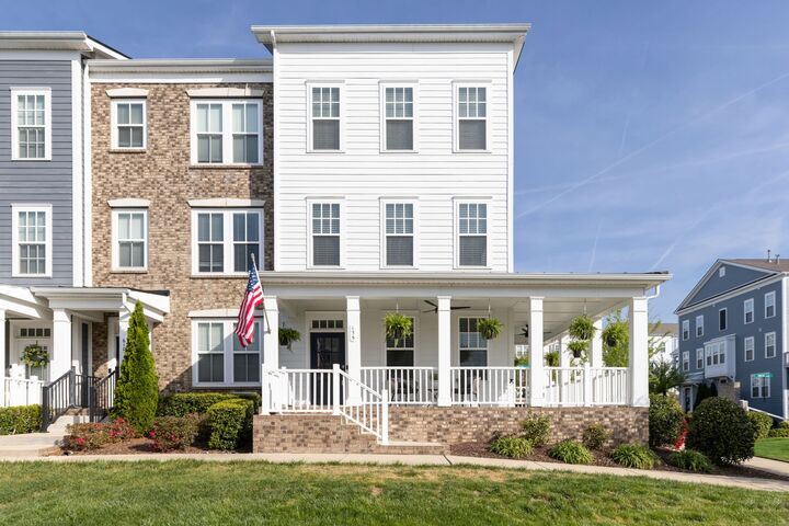 Property Photo:  135 Burkitt Commons Ave  TN 37135 