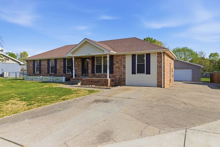 Property Photo:  113 Lake Farm Rd  TN 37167 