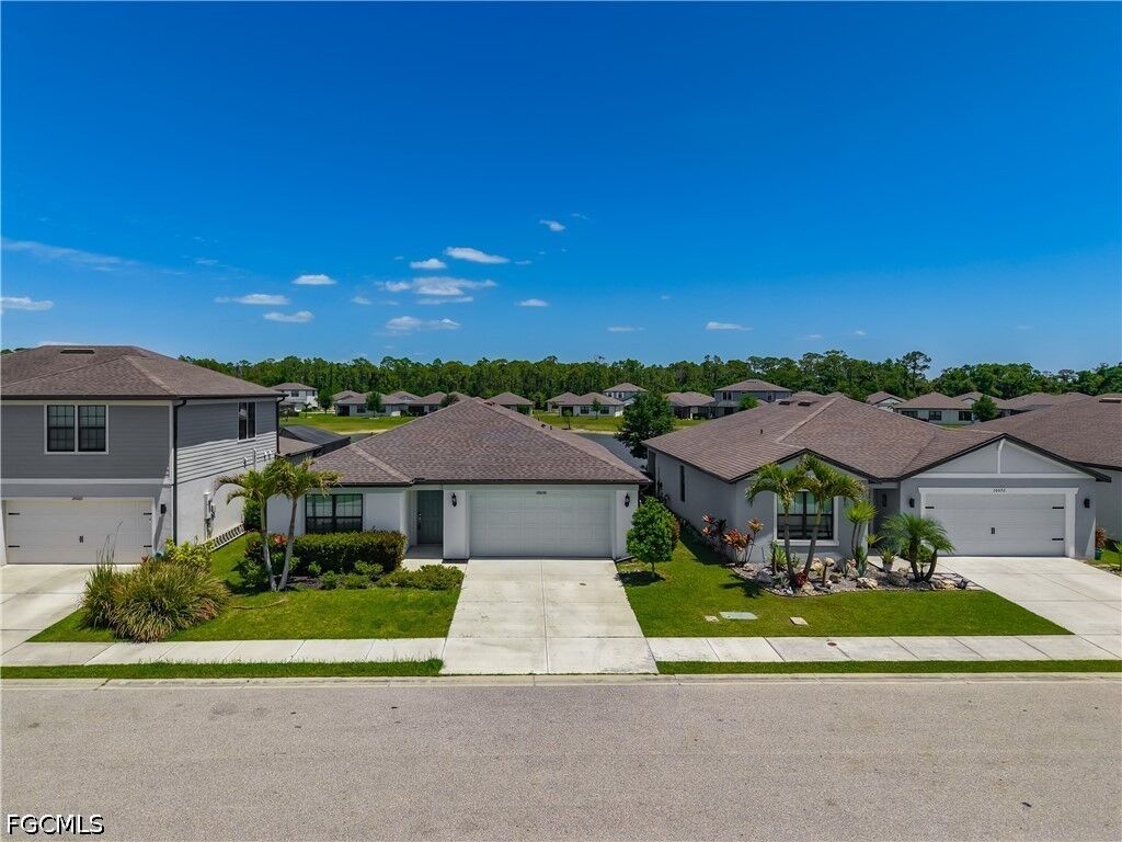 Property Photo:  16056 Enclaves Cove Drive  FL 33917 