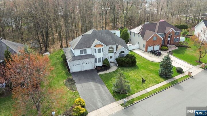 Property Photo:  6 Breanne Court  NJ 07936 