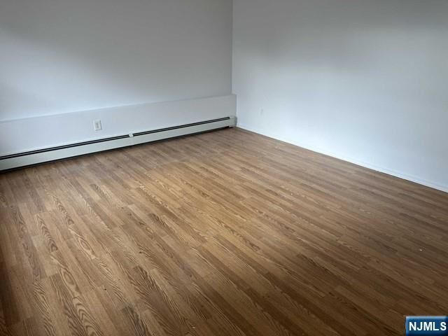 Property Photo:  41 Kipp Avenue 1  NJ 07407 