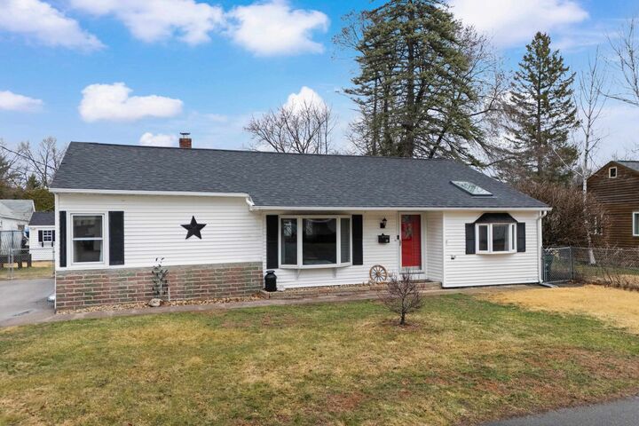 Property Photo:  39 Ann Avenue  NH 03102 