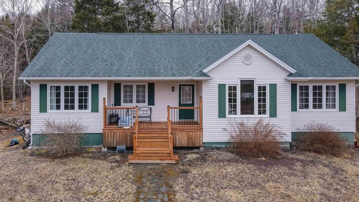 Property Photo: 688 East Uniacke Road NS B0N 1Z0