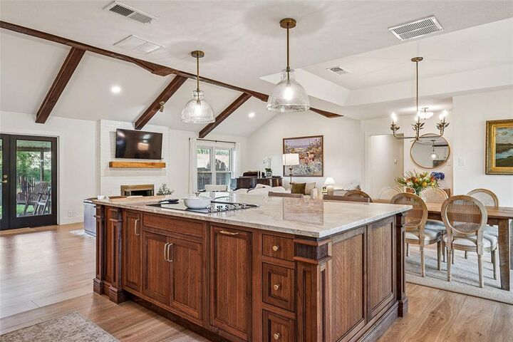 Property Photo: 505 Raven Court TX 76034