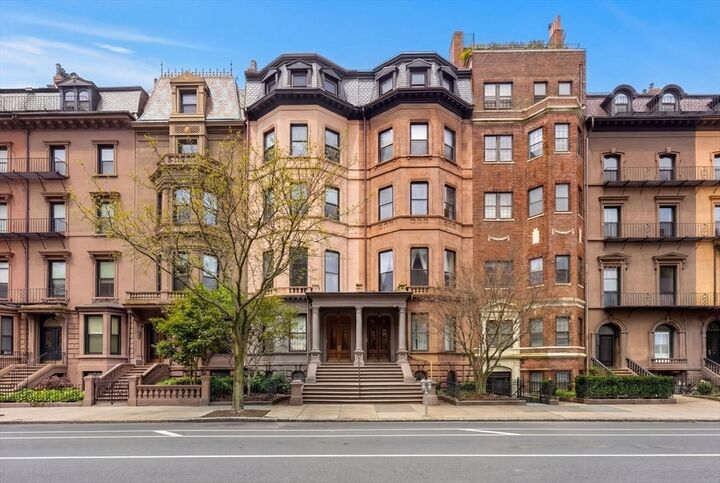 Property Photo: 121 Beacon St 2 MA 02116