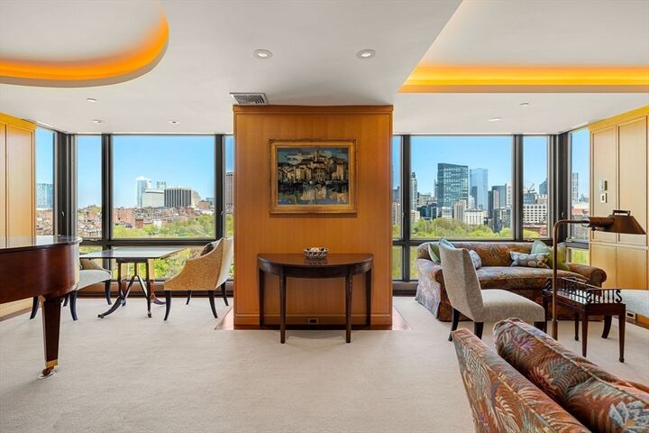 Property Photo: 2 Commonwealth Ave 14B MA 02116