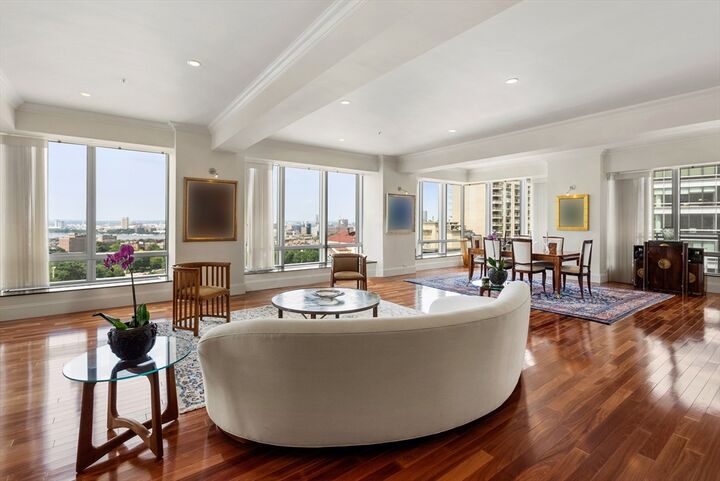 Property Photo: 2 Avery Street 21E MA 02111